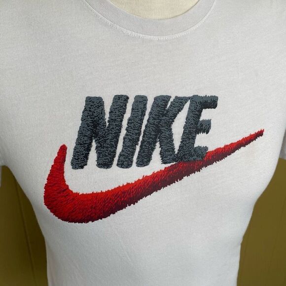 The Nike tee men S crewneck graphic print short sleeve white T-shirt men - Picture 2 of 10
